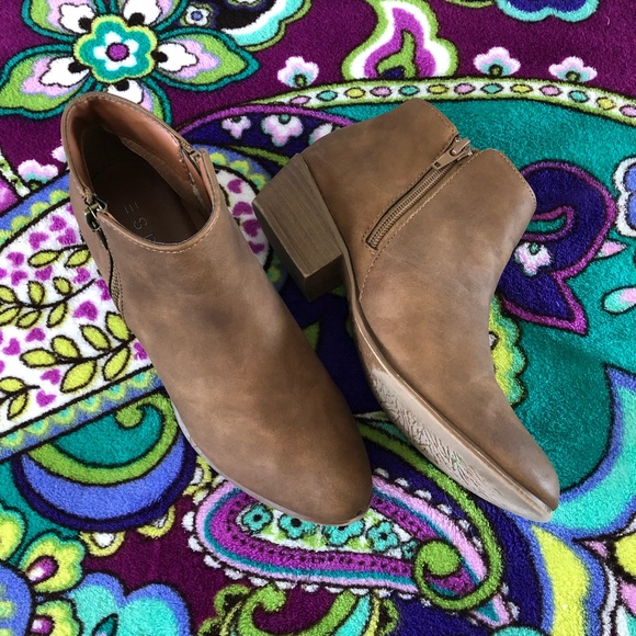 Esprit Shoes - Tan booties